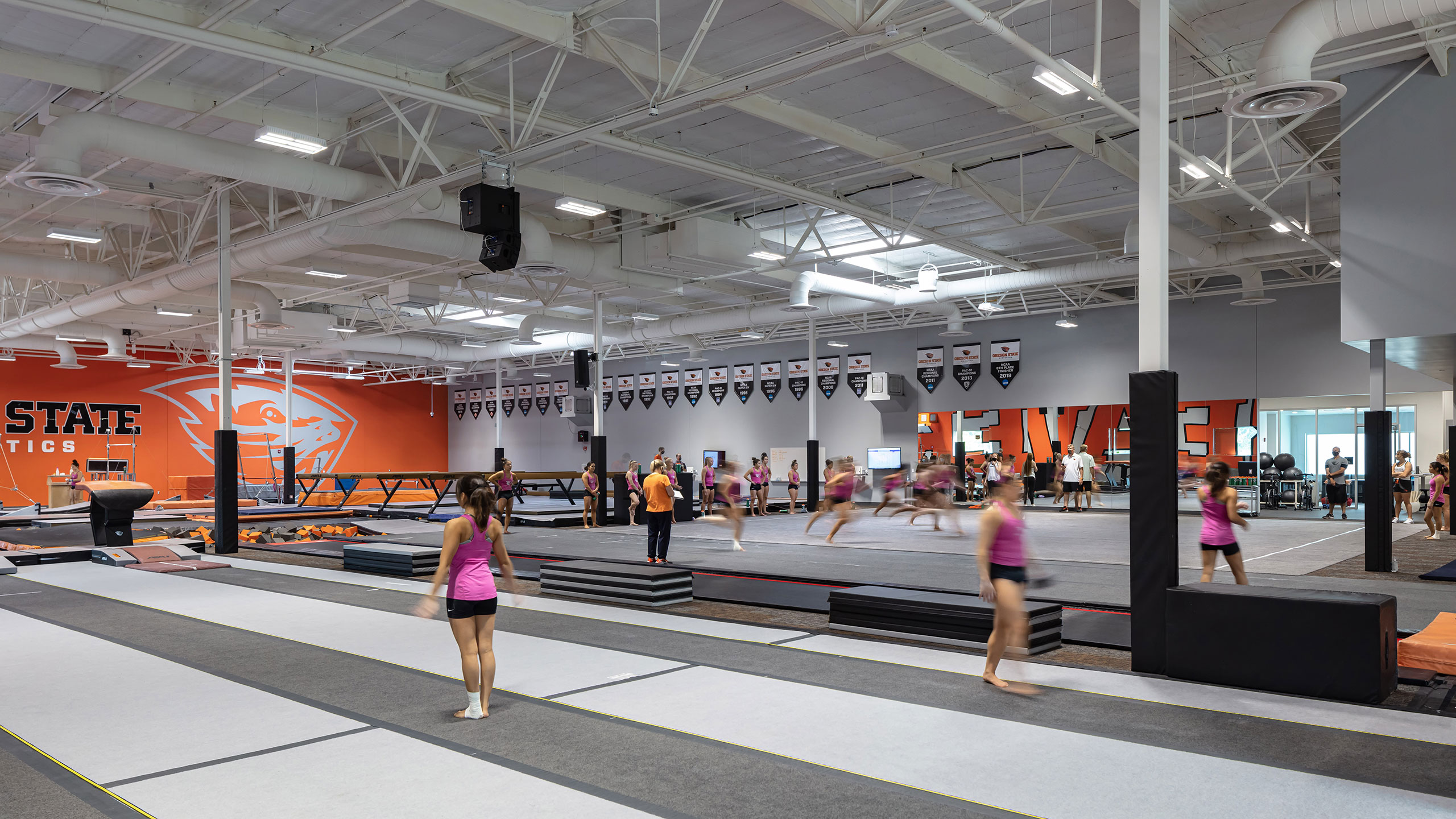 Oregon State University Gymnastics Practice Facility catena